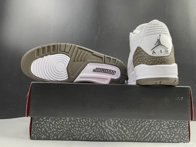 Jordan (2018) Mocha Retro 3 136064-122 Air 0711
